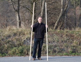 Messstangen beim Pyramidenbau - © Eckart Unterberger